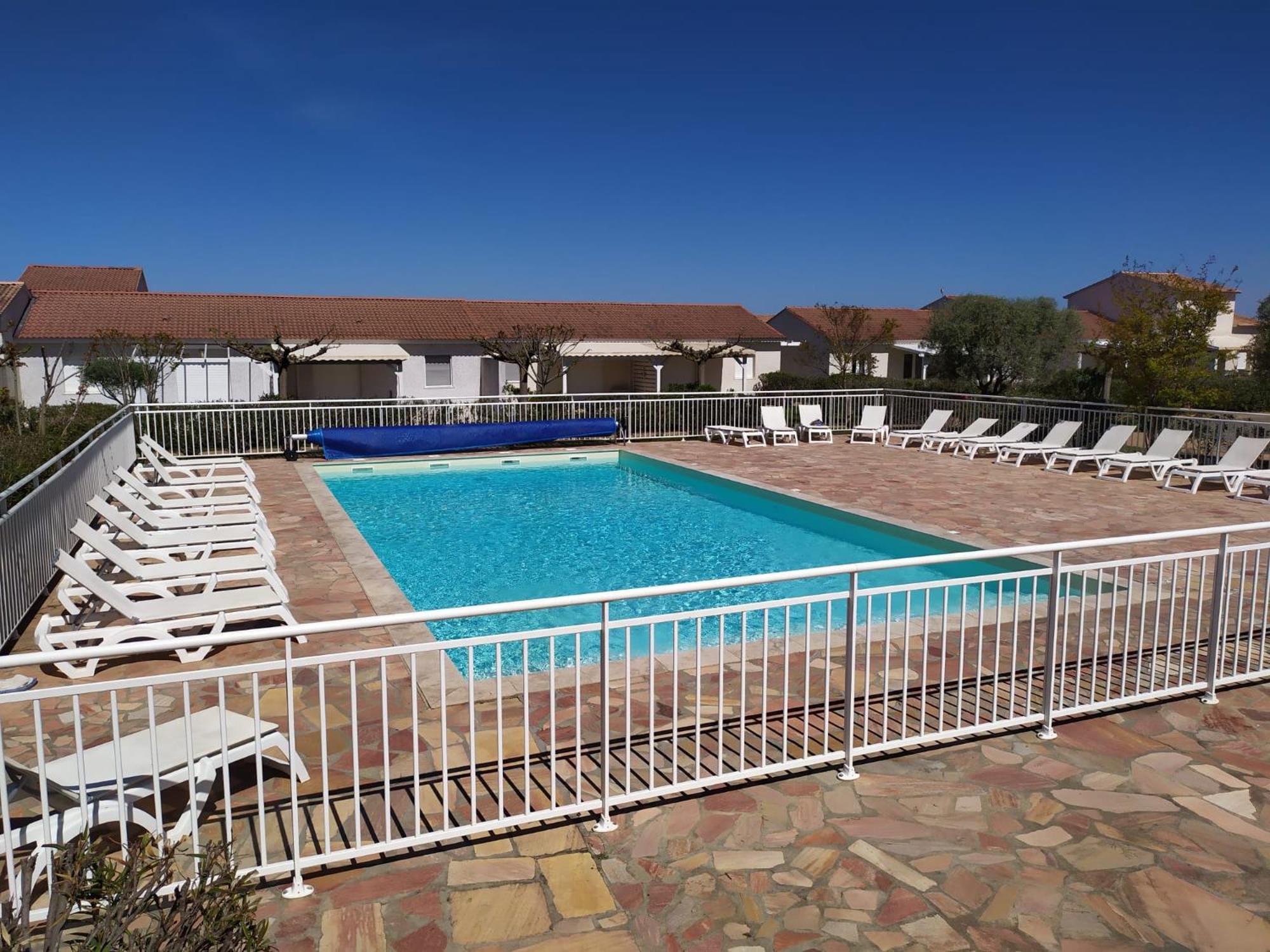 Holiday home Mini T2, 200 M De La Plage, Piscine Chauffee, Jardin